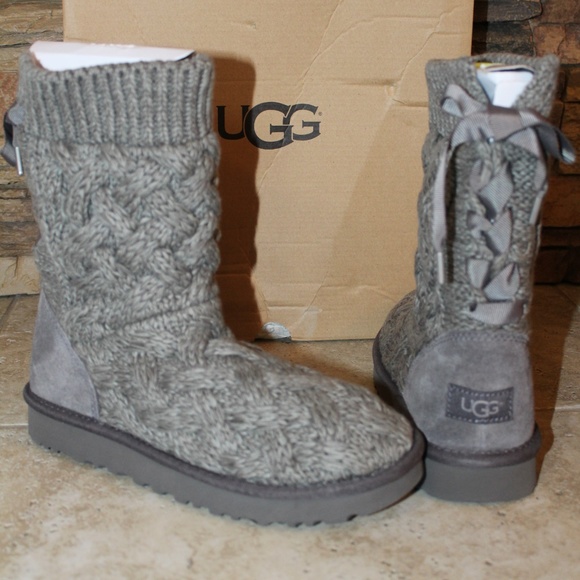 UGG ISLA Sweater Boots HEATHERED CHARCOAL GRAY - Picture 2 of 6
